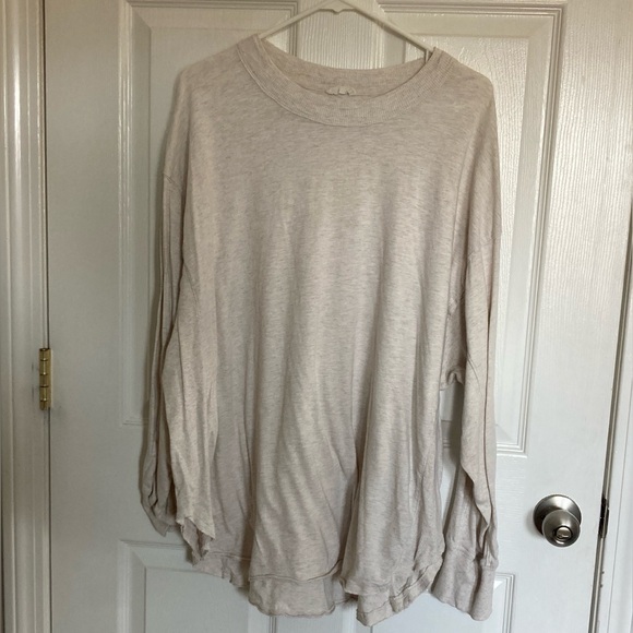 Gently worn Aerie Long Sleeve Oversized Boyfriend T-Shirt XL heather frost - Picture 2 of 5